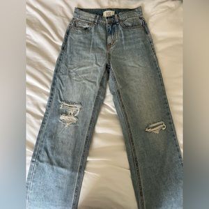 BDG (Urban Outfitters) light washed jeans cowboy style fit size 25 never worn